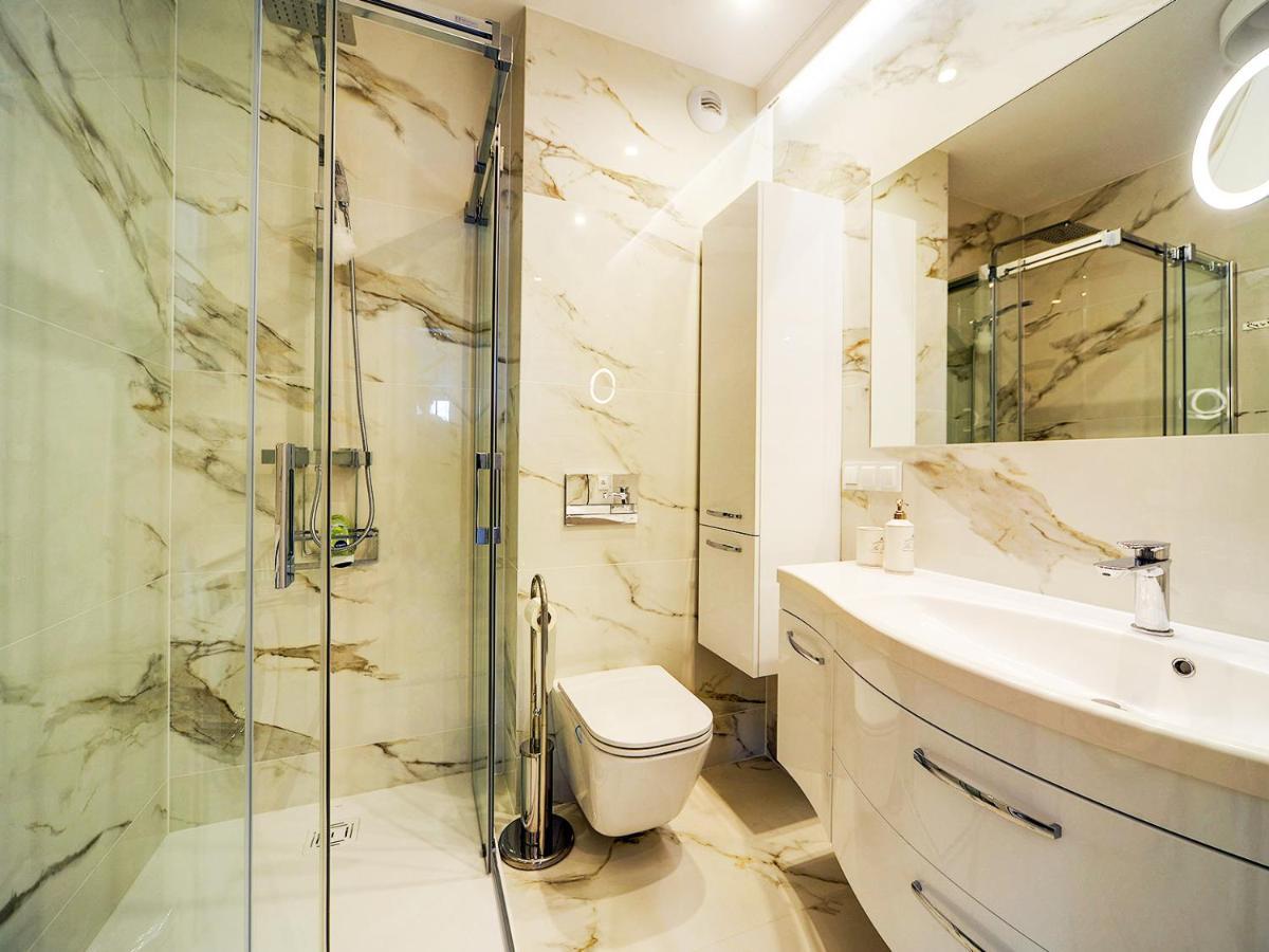 Apartament Dream View Aspen Z Jacuzzi シクラルスカ・ポレンバ エクステリア 写真